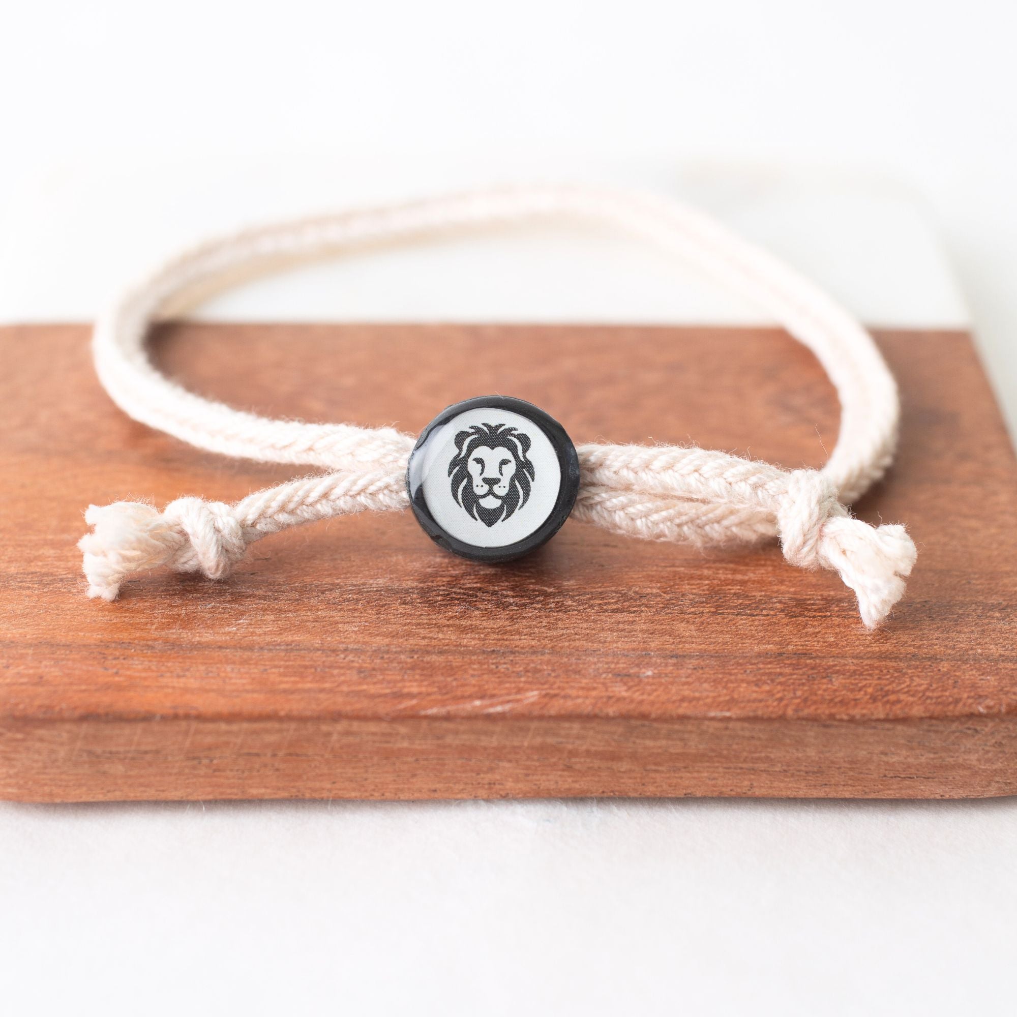 Daily Tap for Inspiration Beacon Bracelet - Lion - Woven Cord