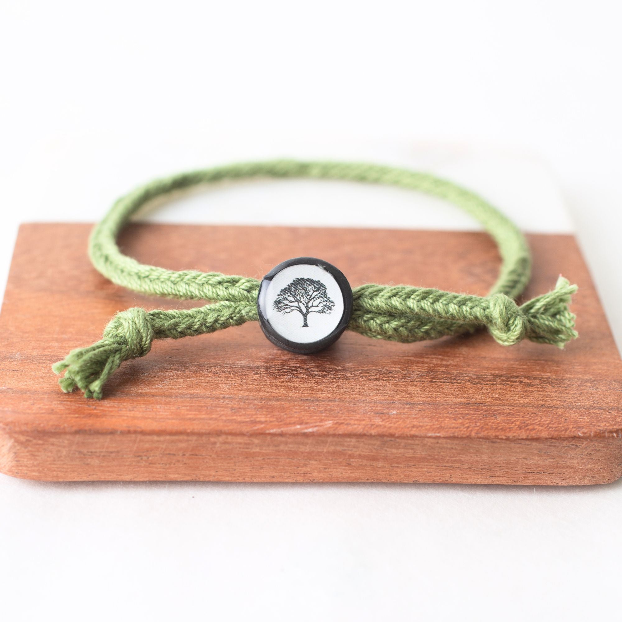 Daily Tap for Inspiration Beacon Bracelet - Oak Tree - Woven Cord